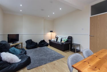 2 bed house, Glynrhondda Street, Plasnewydd, Cardiff, CF244AN - Image 2